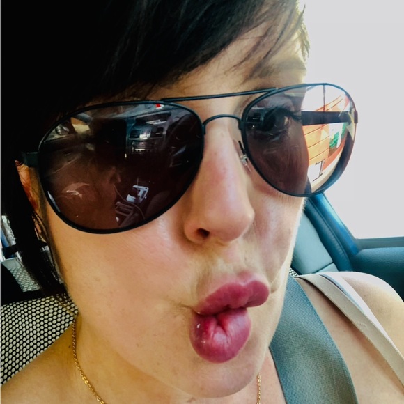 Meet your Posher, Alicia - Picture 2 of 8